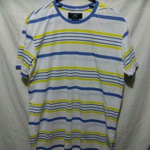 Beautiful Giant white striped dressy t-shirt👕
